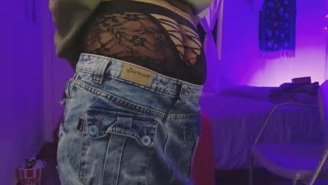 Alexis online show from 10/19/25, 05:41