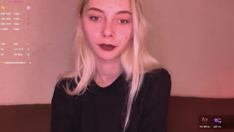 Snapshot of sexdrugg666 chatting on 11/15/25, 08:38 Dina online show from 11/15/25, 08:38