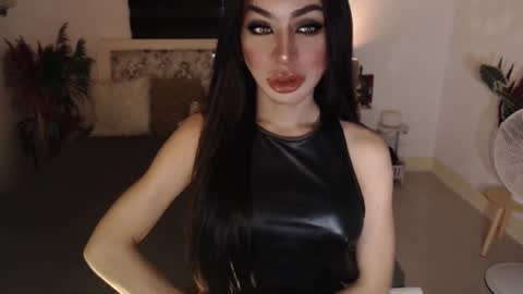Snapshot of sexenchantresstgirl chatting on 03/05/25, 11:16 Mistress Maria online show from 03/05/25, 11:16