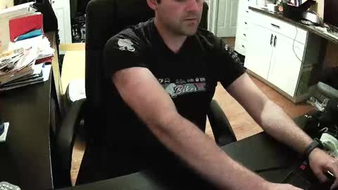 Snapshot of sexfungames chatting on 09/18/25, 12:23 Kyle online show from 09/18/25, 12:23