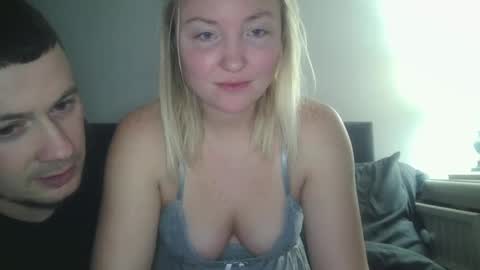 Snapshot of sexiirose22 chatting on 02/11/25, 03:40 Rose online show from 02/11/25, 03:40