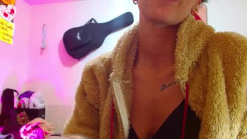 Snapshot of sexmilkdirty chatting on 01/04/25, 03:29 sexmilkdirty online show from 01/04/25, 03:29