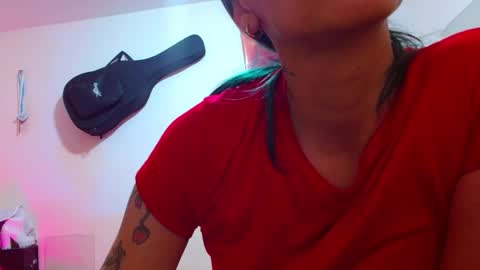 Snapshot of sexmilkdirty chatting on 01/08/25, 11:52 sexmilkdirty online show from 01/08/25, 11:52