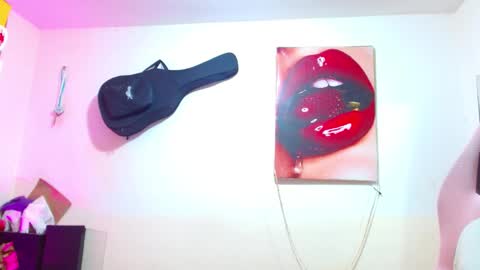 Snapshot of sexmilkdirty chatting on 02/11/25, 01:20 sexmilkdirty online show from 02/11/25, 01:20