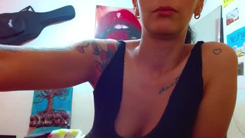 Snapshot of sexmilkdirty chatting on 02/26/25, 09:37 sexmilkdirty online show from 02/26/25, 09:37