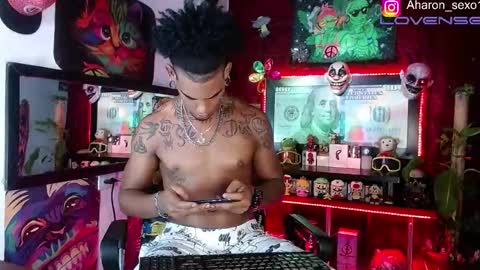 Aharon  ravelo online show from 11/18/25, 03:01