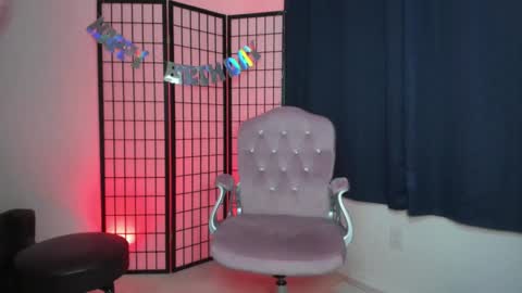 Snapshot of sexpotjess chatting on 01/04/25, 10:24 Sexpot Jess online show from 01/04/25, 10:24