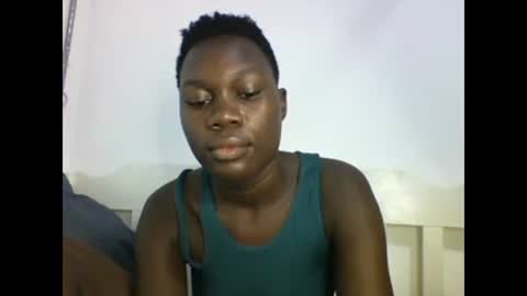 Snapshot of sexqueen02 chatting on 12/29/24, 03:33 sexqueen02 online show from 12/29/24, 03:33