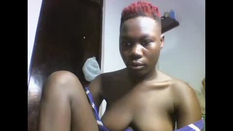 Snapshot of sexqueen02 chatting on 01/08/25, 12:17 sexqueen02 online show from 01/08/25, 12:17