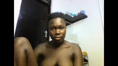 Snapshot of sexqueen02 chatting on 01/27/25, 12:37 sexqueen02 online show from 01/27/25, 12:37