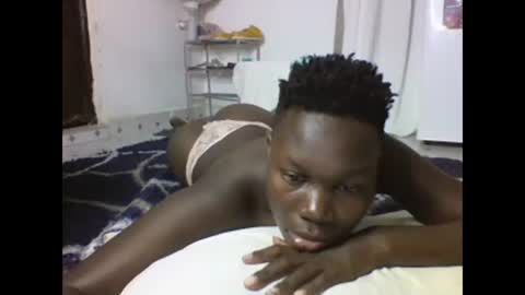 Snapshot of sexqueen02 chatting on 02/01/25, 11:37 sexqueen02 online show from 02/01/25, 11:37