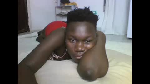 Snapshot of sexqueen02 chatting on 02/12/25, 12:05 sexqueen02 online show from 02/12/25, 12:05