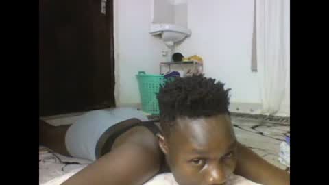 Snapshot of sexqueen02 chatting on 02/20/25, 03:23 sexqueen02 online show from 02/20/25, 03:23