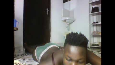 Snapshot of sexqueen02 chatting on 02/26/25, 04:25 sexqueen02 online show from 02/26/25, 04:25