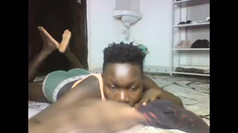 Snapshot of sexqueen02 chatting on 02/27/25, 03:04 sexqueen02 online show from 02/27/25, 03:04