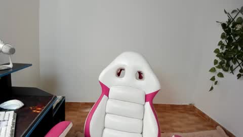 SARA    online show from 01/08/25, 04:11