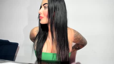 SARA    online show from 10/21/25, 12:44