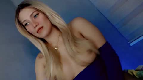 Snapshot of sexual_desire22 chatting on 10/12/25, 10:20 Britney Allen online show from 10/12/25, 10:20