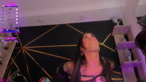 Tifanny Benitez  online show from 10/09/25, 08:51