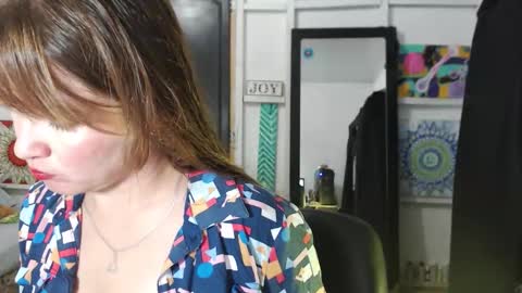 Snapshot of sexwwoman chatting on 09/24/25, 09:18 CHIARA online show from 09/24/25, 09:18