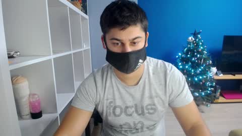Snapshot of sexxxdickbig chatting on 12/26/24, 07:27 Tommy online show from 12/26/24, 07:27