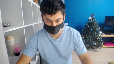 Snapshot of sexxxdickbig chatting on 12/29/24, 07:17 Tommy online show from 12/29/24, 07:17