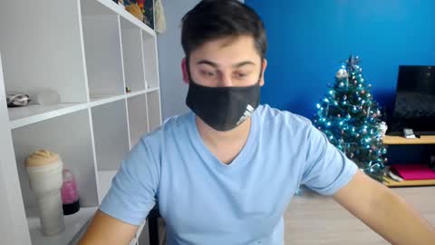 Snapshot of sexxxdickbig chatting on 01/02/25, 06:12 Tommy online show from 01/02/25, 06:12