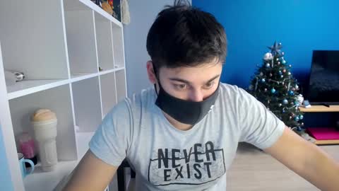 Snapshot of sexxxdickbig chatting on 01/05/25, 01:04 Tommy online show from 01/05/25, 01:04
