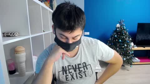 Snapshot of sexxxdickbig chatting on 01/09/25, 03:01 Tommy online show from 01/09/25, 03:01