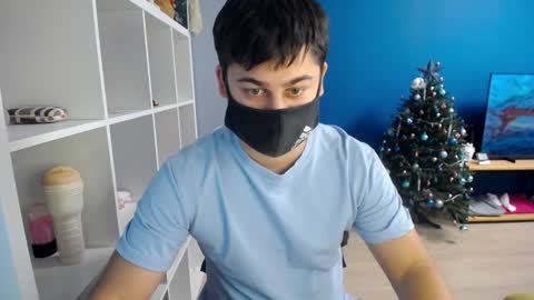 Snapshot of sexxxdickbig chatting on 01/11/25, 08:43 Tommy online show from 01/11/25, 08:43
