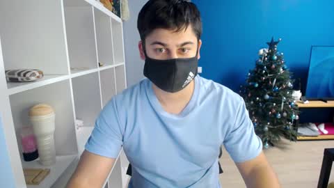 Snapshot of sexxxdickbig chatting on 01/12/25, 03:03 Tommy online show from 01/12/25, 03:03