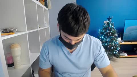 Snapshot of sexxxdickbig chatting on 01/14/25, 08:26 Tommy online show from 01/14/25, 08:26