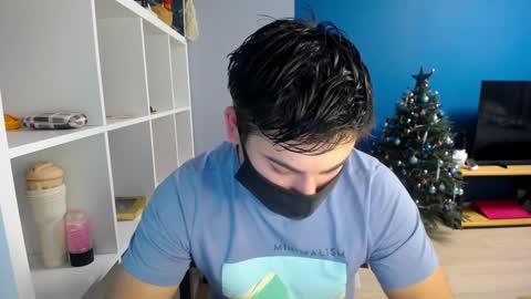 Snapshot of sexxxdickbig chatting on 01/18/25, 03:38 Tommy online show from 01/18/25, 03:38