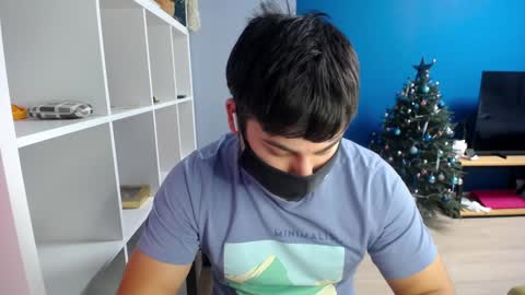Snapshot of sexxxdickbig chatting on 01/19/25, 07:37 Tommy online show from 01/19/25, 07:37