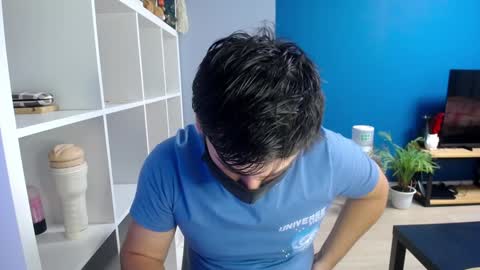 Snapshot of sexxxdickbig chatting on 02/03/25, 08:03 Tommy online show from 02/03/25, 08:03