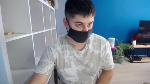 Snapshot of sexxxdickbig chatting on 02/12/25, 07:02 Tommy online show from 02/12/25, 07:02
