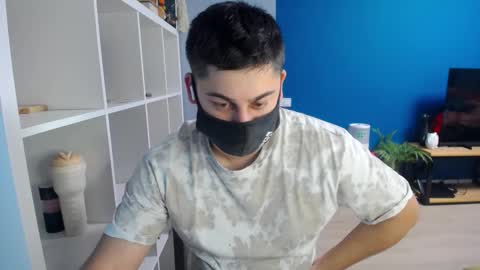 Snapshot of sexxxdickbig chatting on 02/12/25, 03:16 Tommy online show from 02/12/25, 03:16