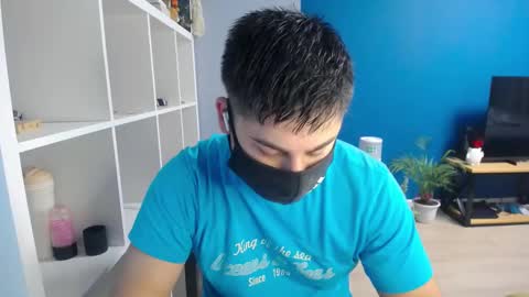 Snapshot of sexxxdickbig chatting on 02/18/25, 07:09 Tommy online show from 02/18/25, 07:09