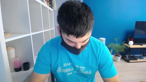 Snapshot of sexxxdickbig chatting on 02/19/25, 07:39 Tommy online show from 02/19/25, 07:39