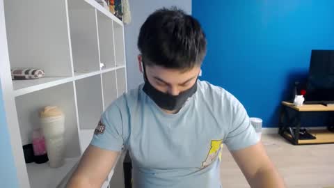 Snapshot of sexxxdickbig chatting on 03/01/25, 03:05 Tommy online show from 03/01/25, 03:05