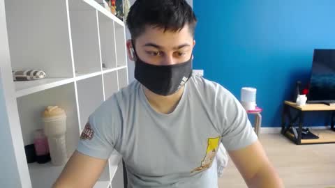 Snapshot of sexxxdickbig chatting on 03/03/25, 07:43 Tommy online show from 03/03/25, 07:43