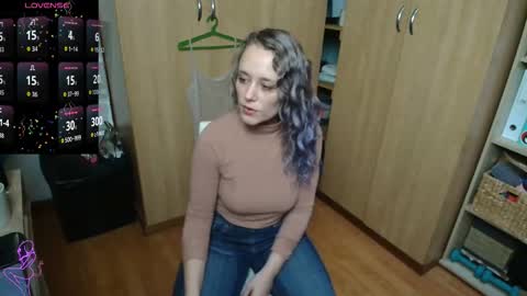 Snapshot of sexxxycrystali chatting on 09/12/25, 09:20 sexxxycrystali online show from 09/12/25, 09:20