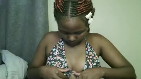 Snapshot of sexxy_lynne chatting on 09/17/25, 02:08 sexxy_lynne online show from 09/17/25, 02:08