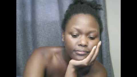 Snapshot of sexxy_lynne chatting on 10/01/25, 05:57 sexxy_lynne online show from 10/01/25, 05:57