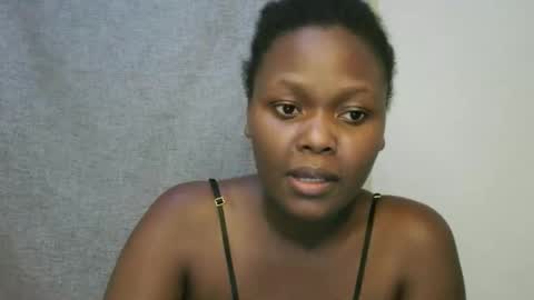 Snapshot of sexxy_lynne chatting on 10/13/25, 08:20 sexxy_lynne online show from 10/13/25, 08:20