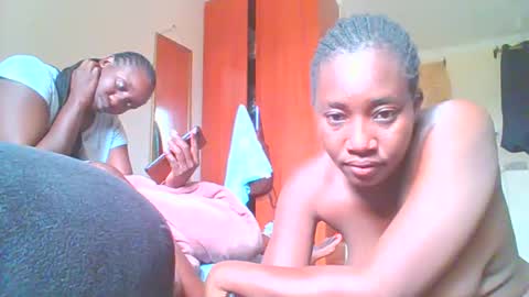 Snapshot of sexxy_thick_ebony chatting on 09/29/25, 08:08 Sweet doll online show from 09/29/25, 08:08