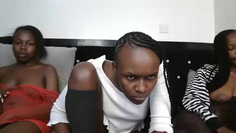 maya online show from 10/14/25, 09:54