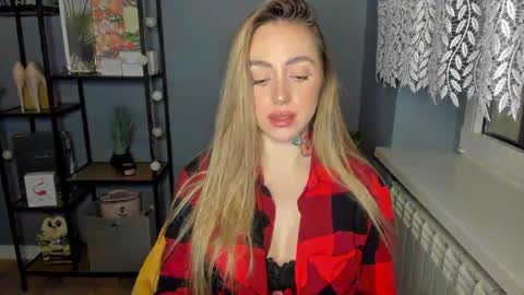 Snapshot of sexy_coralie chatting on 01/04/25, 11:11 C o r a l i e online show from 01/04/25, 11:11