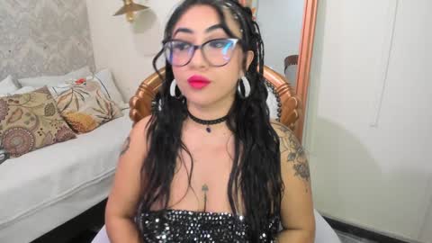 Snapshot of sexy_cristall chatting on 01/06/25, 03:31 C R I S T A L online show from 01/06/25, 03:31
