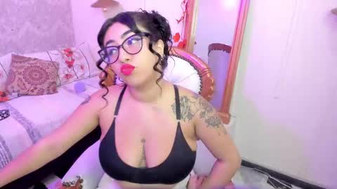 Snapshot of sexy_cristall chatting on 02/10/25, 08:31 C R I S T A L online show from 02/10/25, 08:31